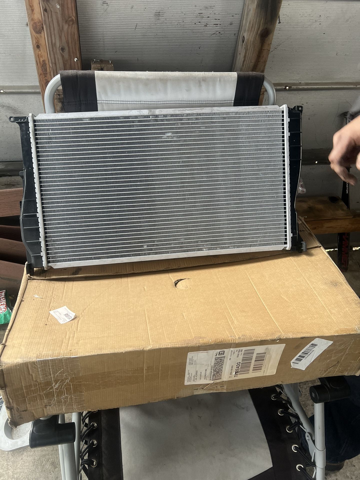 Brand New Radiator For 06-09 BMW 3 Series