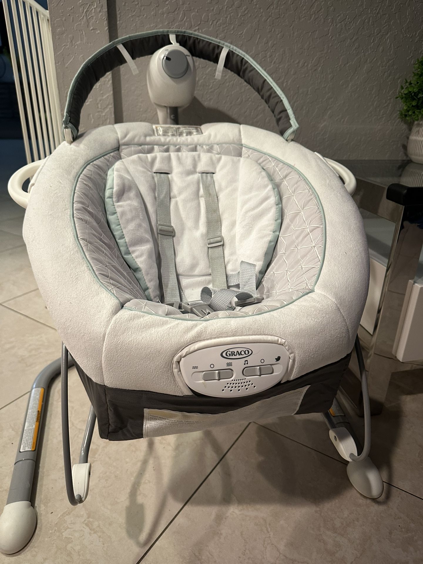 Graco Soothe ’n Sway LX Portable Baby Swing and Baby Bouncer