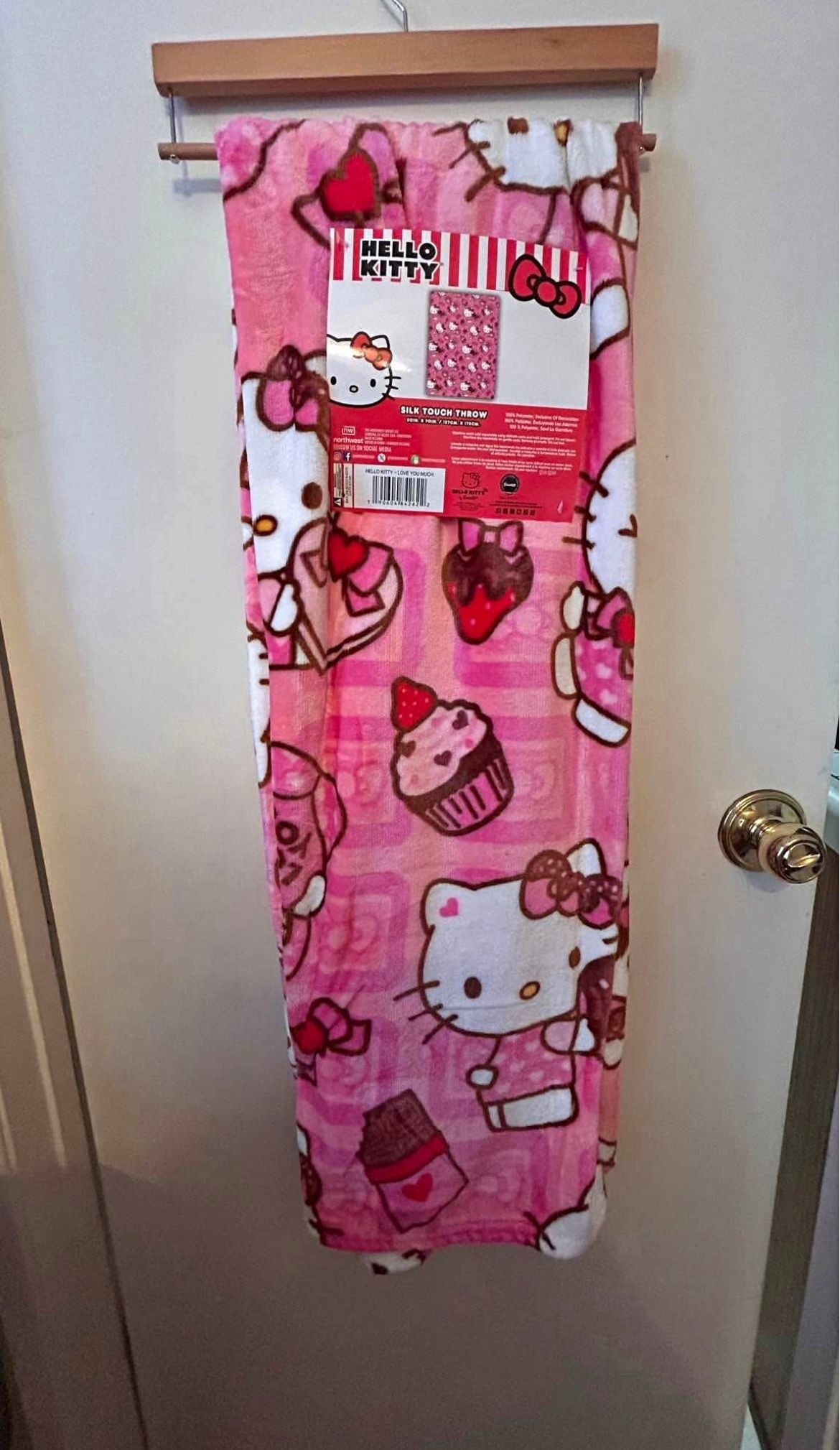 Hello Kitty Blanket