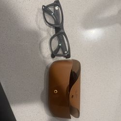 Ray-Ban Meta Wayfarer Smart Glasses – Camera + Audio – Like New