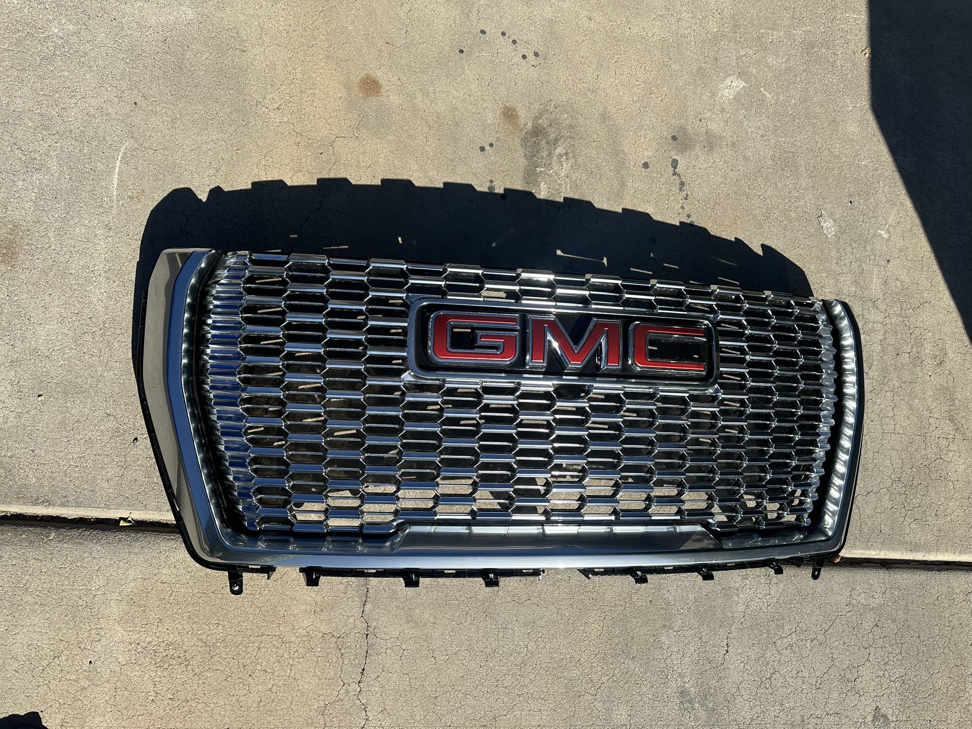 2021-2025 GMC Yukon Denali Front Grille with Hood Trim