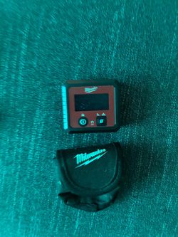 Milwaukee Digital Angle Finder with Pouch