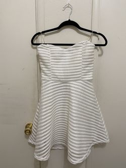 Lulu’s white dress sz small