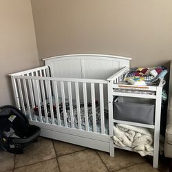 Baby Crib With Changing Table 