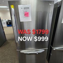 33 In. W 26. Cu. Ft. Bottom Freezer Refrigerator W/multi Air Flow And Smart Cooling 