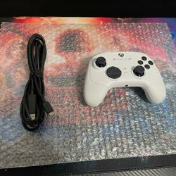 Razer Wolverine V3 Tournament Edition Wired Gaming Controller: Licensed for Xbox Series X|S, Xbox One, Windows PC - 6 Remappable Buttons - Fast Trigge