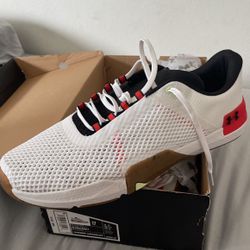 Under Armour TriBase 4 - Size 17 - Workout Shoes