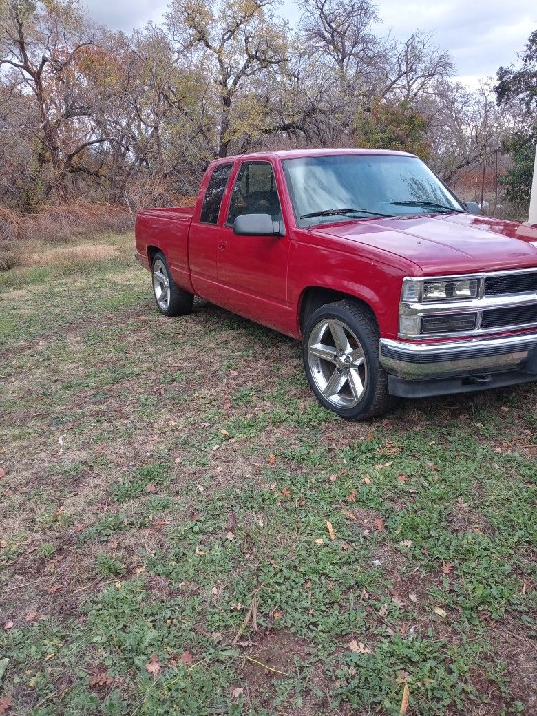 Chevy Silverado 94 In Good Condition With 200 000 Miles V6 Automatic