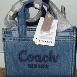 Woman’s Coach Bag 