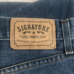Signature Levi Jeans 32x30