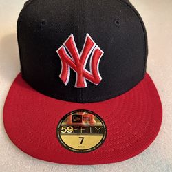 New York Yankee New Era  Black & Red Fitted Hat  size 7
