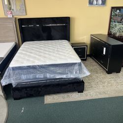 Queen Bed Set