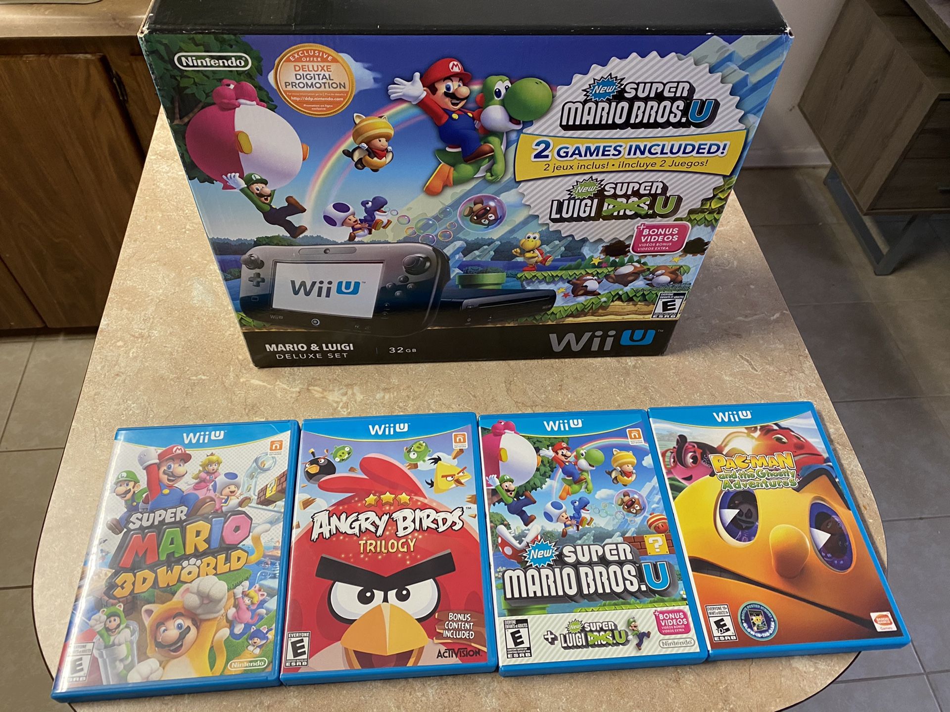 WiiU 32GB + 5 games