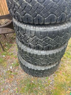 set of 295/65R18 tires Ford F-150