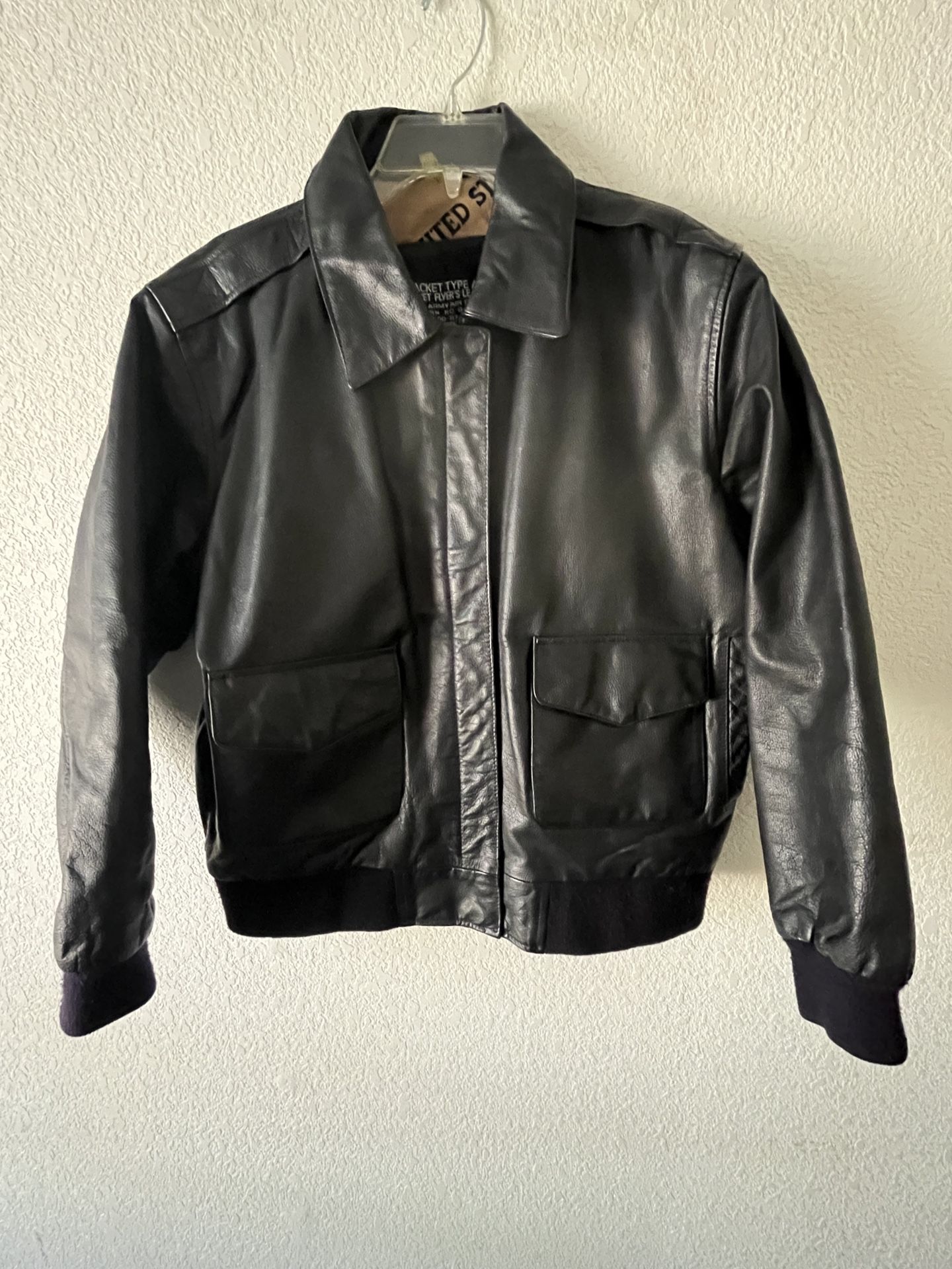 Vintage US Air Force Flyer’s Leather Bomber Jacket A-2 Map Men's Medium EUC