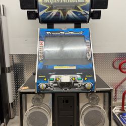 Konami Dance Dance Revolution - Pump It Up Arcade Machines