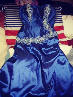Beaitiful blue prom dress size 8