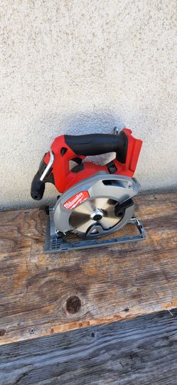 Milwaukee Skillsaw 6 1/2 M18 Fuel Tool Only
