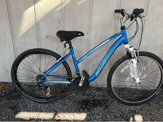Ladies Schwinn Ranger Hybrid Bike