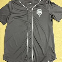 Medium baseball style Sounders jersey