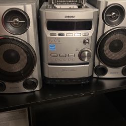 Sony 5 Disc/Cassette Bookshelf Stereo