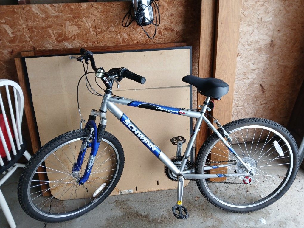 Schwinn Bike FOR SALE (Good CONDITION)