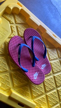 NIKE SANDALS