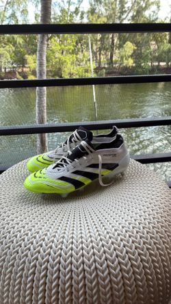 Soccer cleats