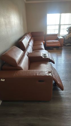 10 Leather Sectional With Three Electrical Control Recliners Very New Excellent Condition