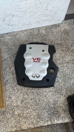 2003-2008 Infiniti G35 Engine Cover