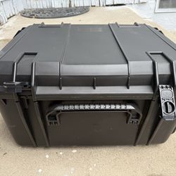 Protective Equipment case with wheels