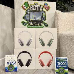 Apple AirPods Max floor model 