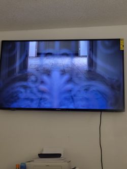 Pioneer 70 inch smart TV new w/remote and legs cash only pickup
