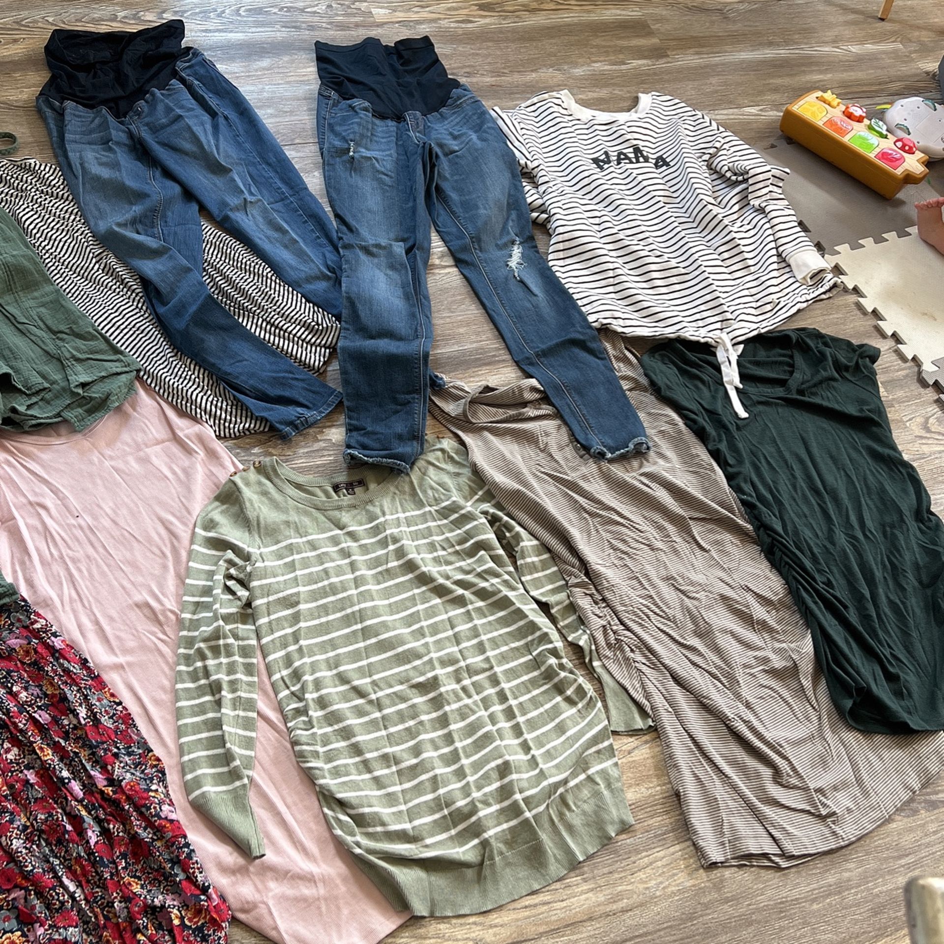 Maternity Clothes (M) for Sale in Bakersfield, CA OfferUp