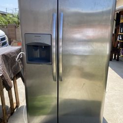 Frigidaire Refrigerator 2 Door Stainless Steel