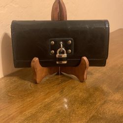 Ladies Patent Leather Clutch.           New Like