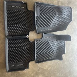Like New Hyundai Elantra All Weather Mats