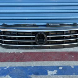 2019,2020,2021 Volkswagen Jetta Grill,Grille/Parrilla Oem,Original  Ask