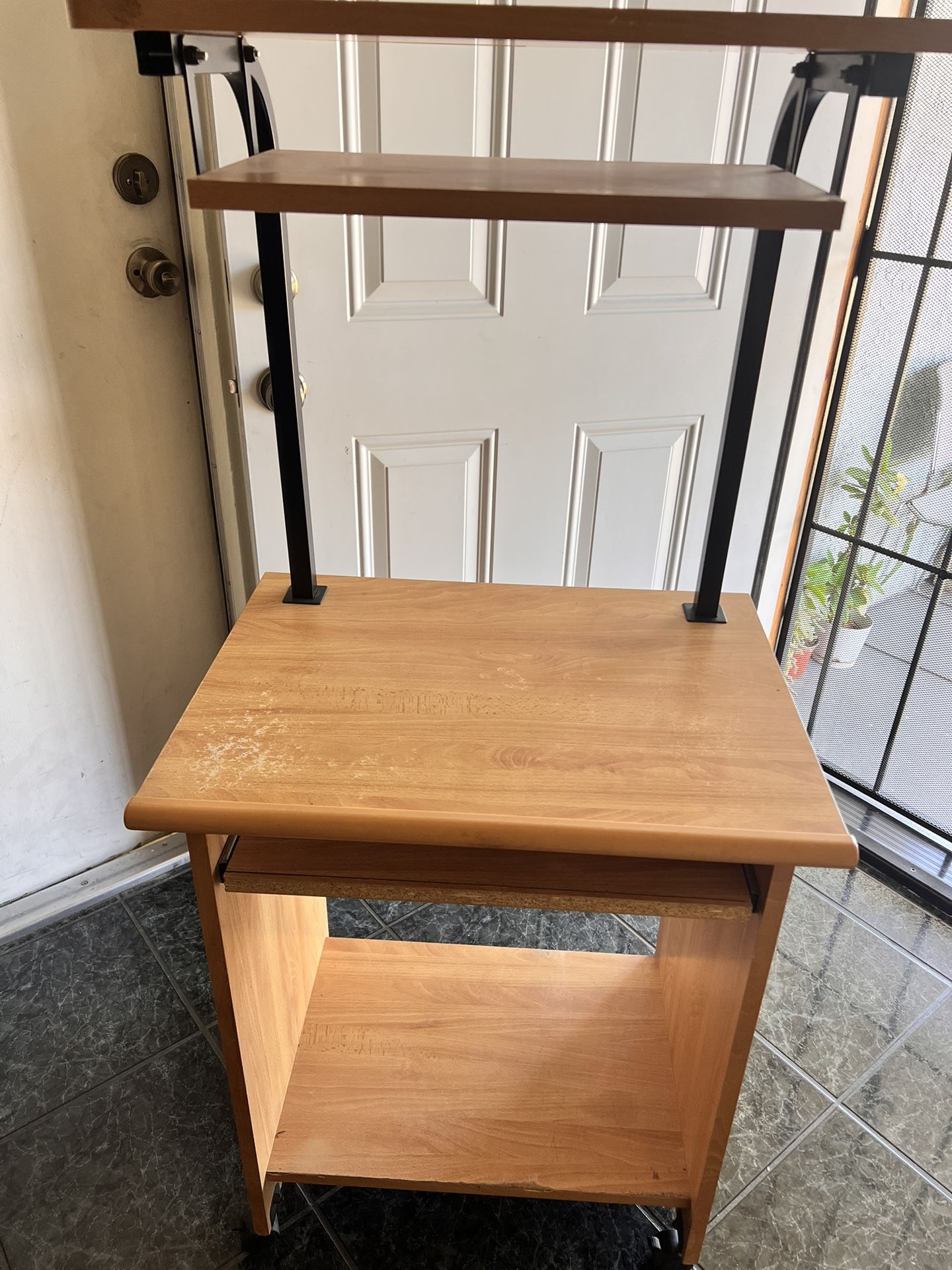 Mobile Computer Desk