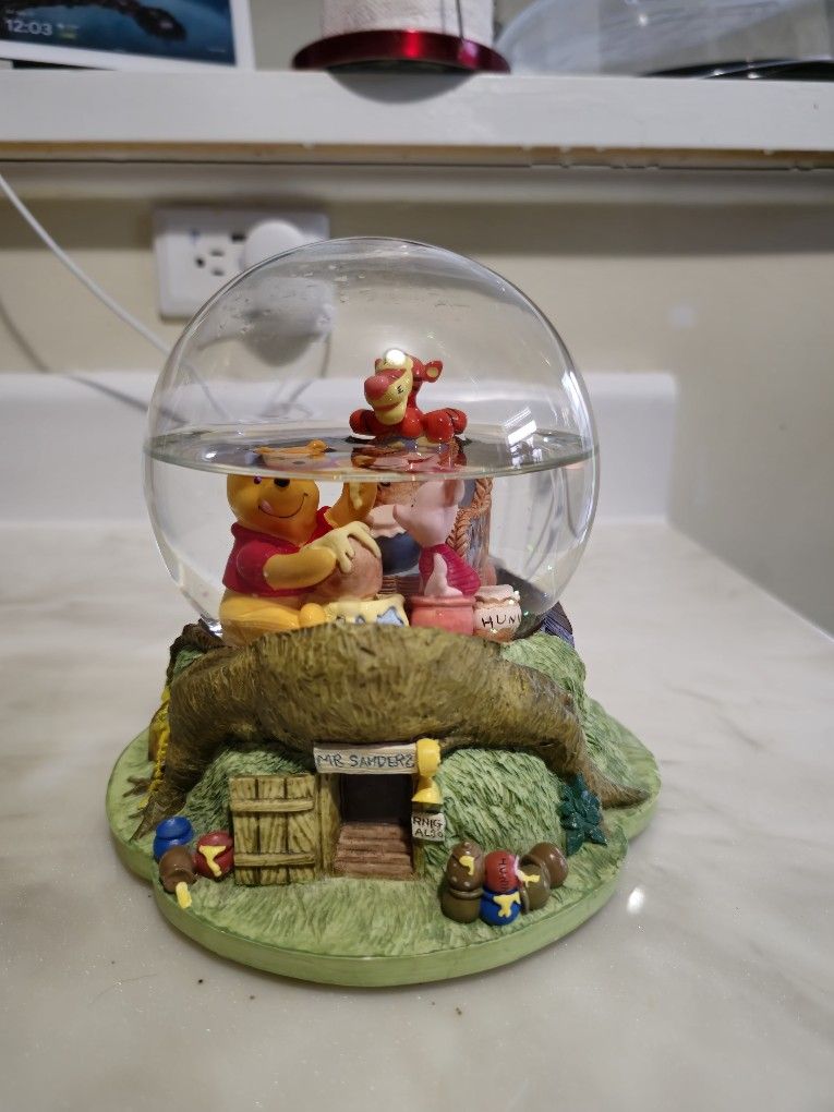 Winnie The Pooh Globe RARE