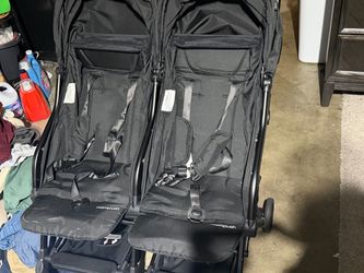 Mom push double stroller