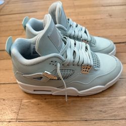 Jordan 4s Seaform Women’s Size 7 US