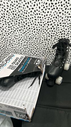 Roller derby skates