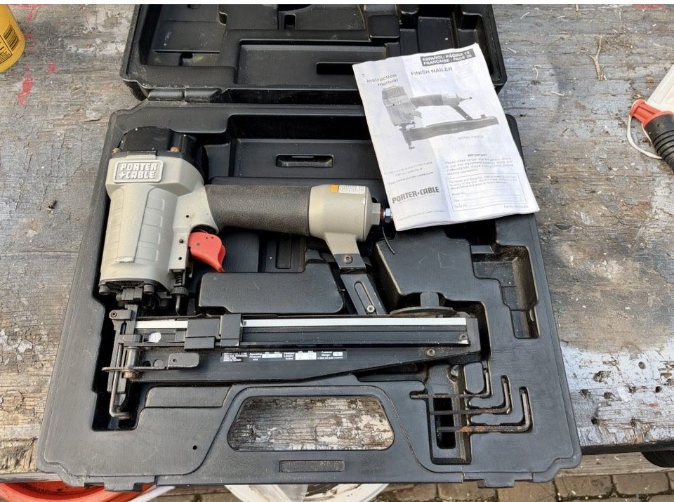 PORTER-CABLE FN250A 16-GA FINISH NAILER + CASE – WORKS GREAT – $40 (Claremont Mesa)