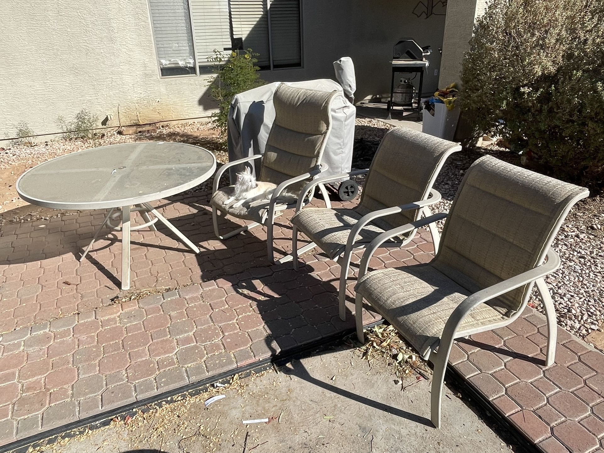 Patio Table And Chairs (Tropitone) for Sale in Chandler, AZ OfferUp