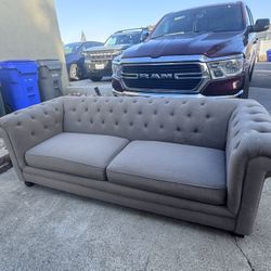 Couch  Very Good Conditions 