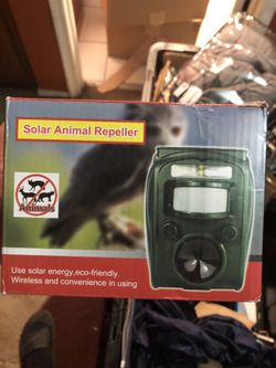 Solar animal repeller