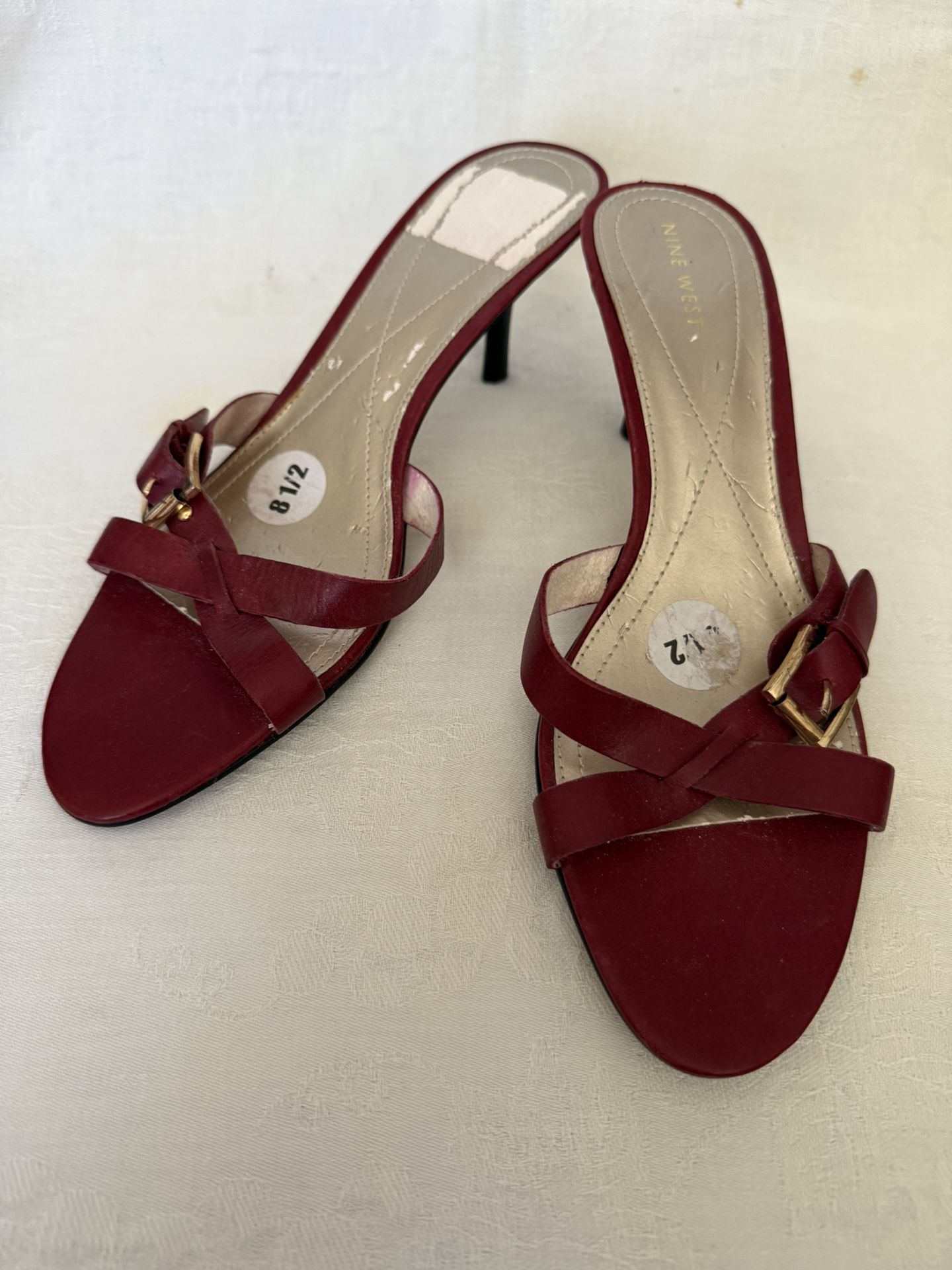 “NINE WEST” RED HEELED SLIDES