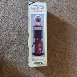 Antique Style Gas Pump Liquid Dispenser