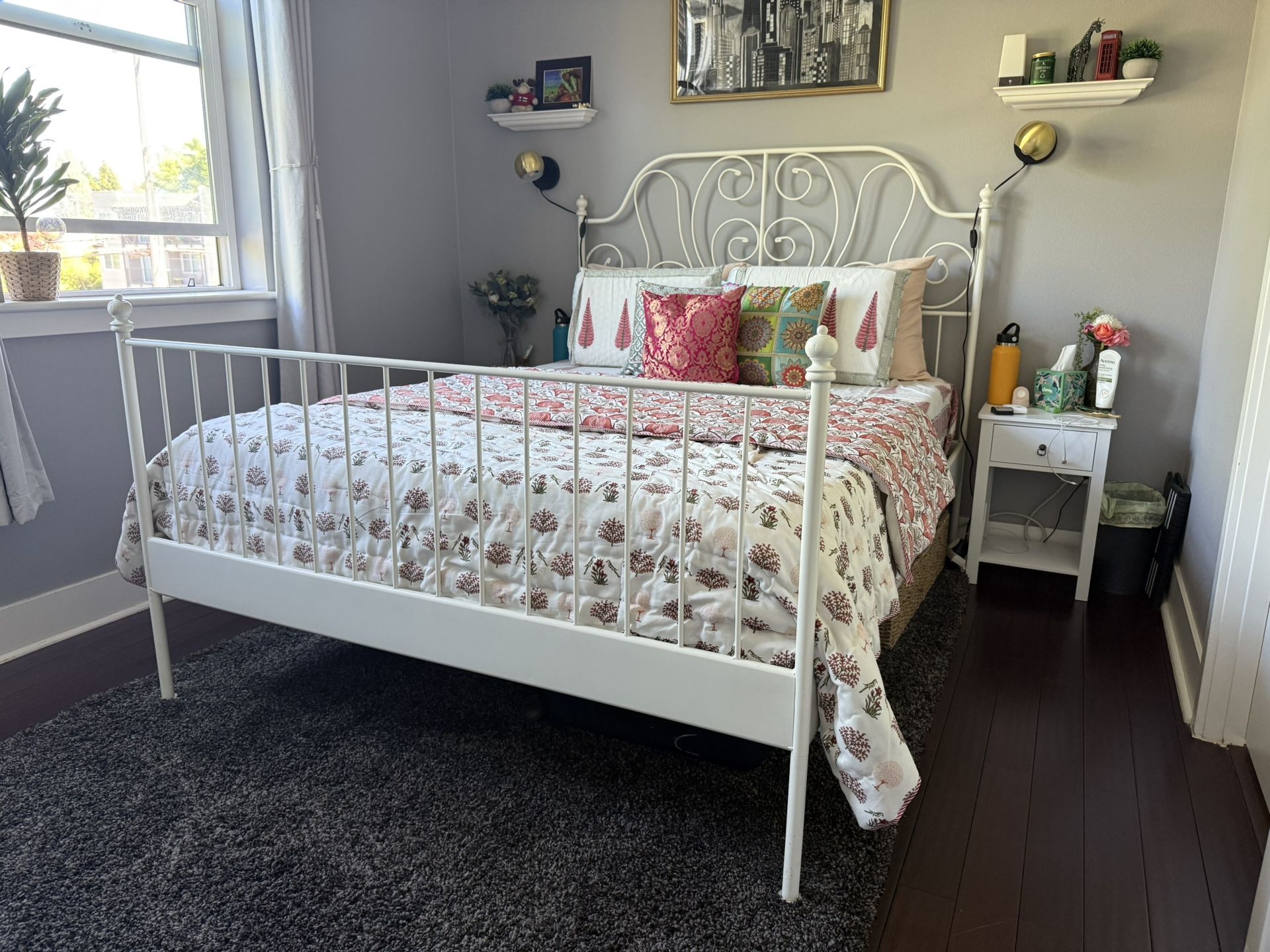 White Metal- Solid Bed Frame (Queen)